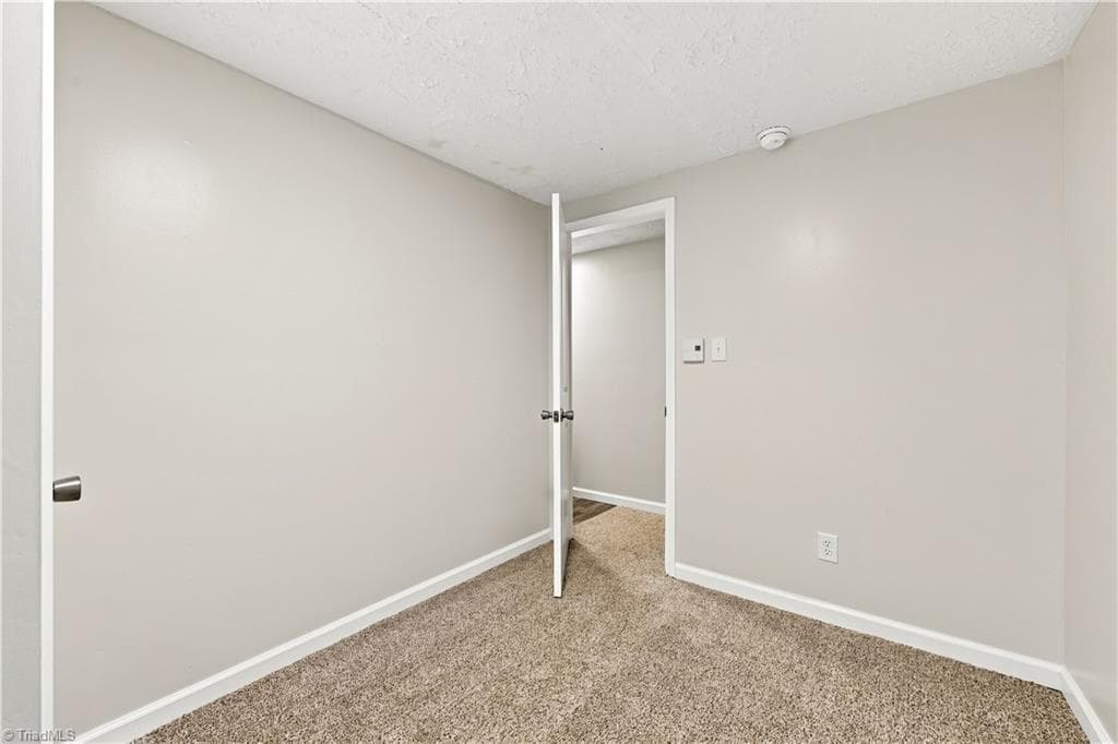 Manufactured Home at 3511 Summertime Place, Winston-Salem NC 27107, Winston-Salem, photo 14 of 41