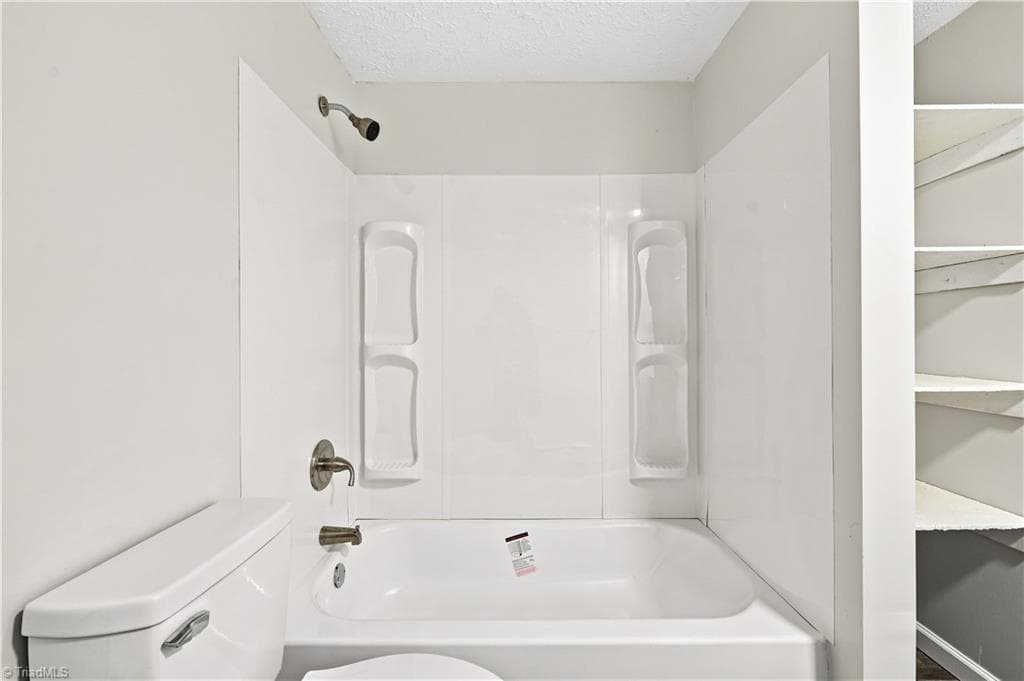 Manufactured Home at 3511 Summertime Place, Winston-Salem NC 27107, Winston-Salem, photo 18 of 41