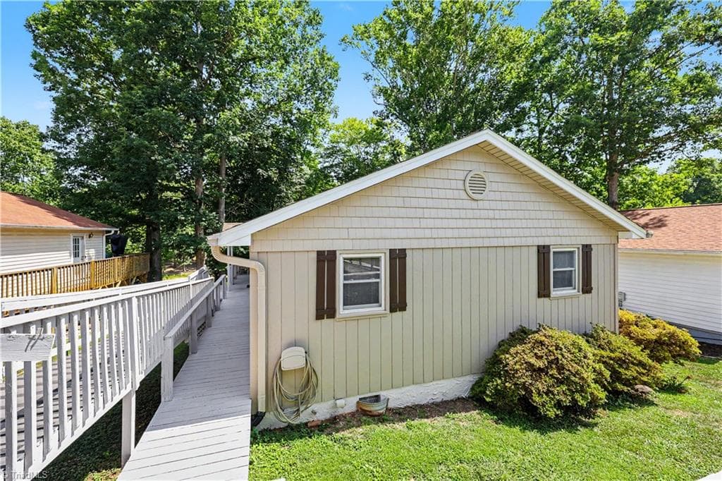 Stick/Site Built at 1030 Riverview Road, Lexington NC 27292, photo 7 of 21