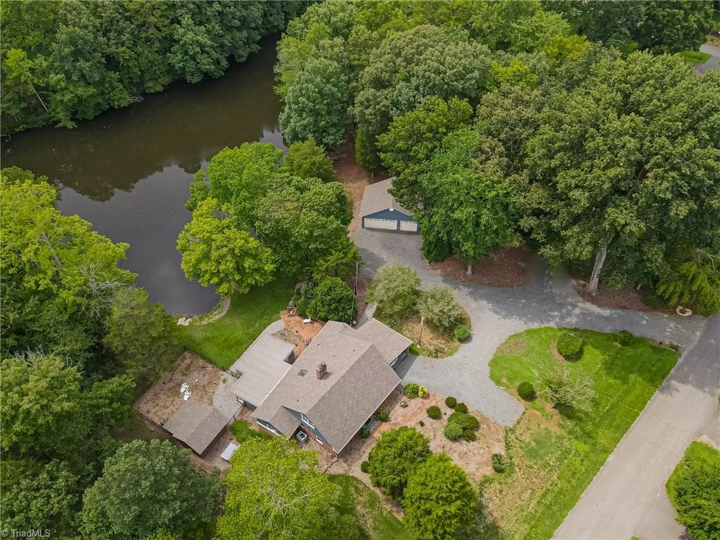 Stick/Site Built at 4184 Sunnydell Drive, Winston-Salem NC 27105, Winston-Salem, photo 2 of 40