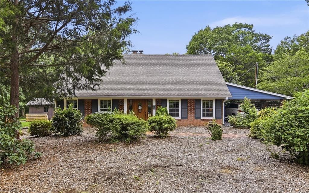 4184 Sunnydell Drive, Winston-Salem NC 27105