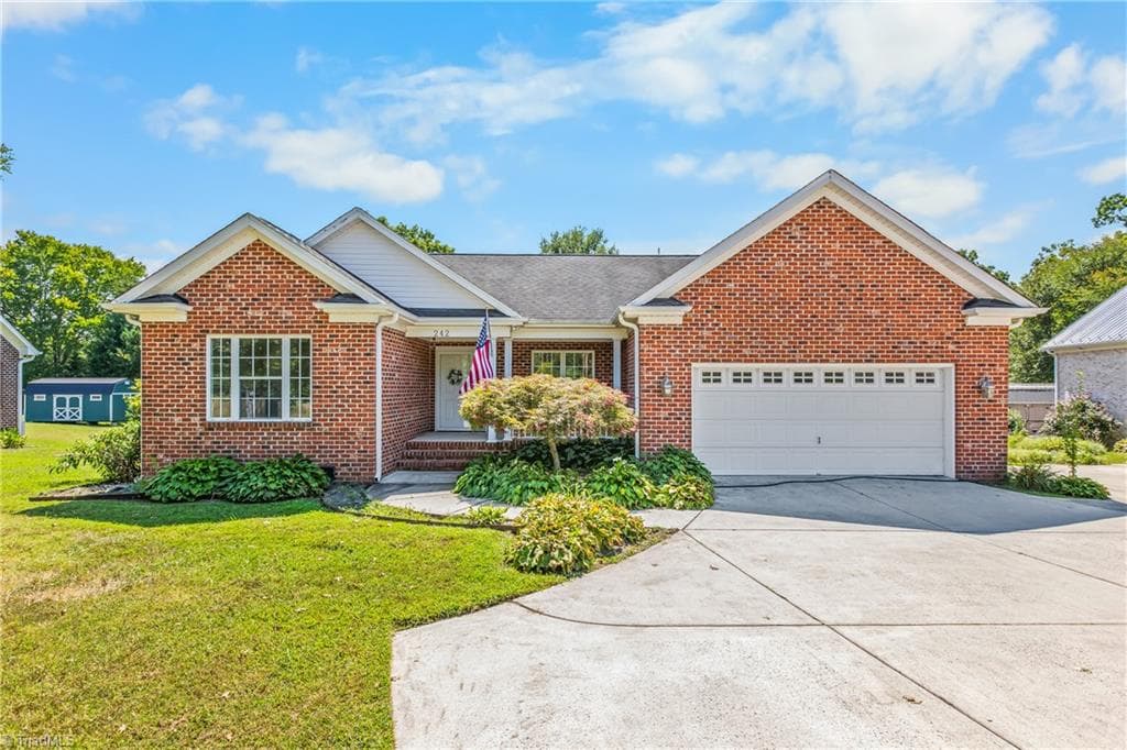 242 Hasty School Road, Thomasville NC 27360