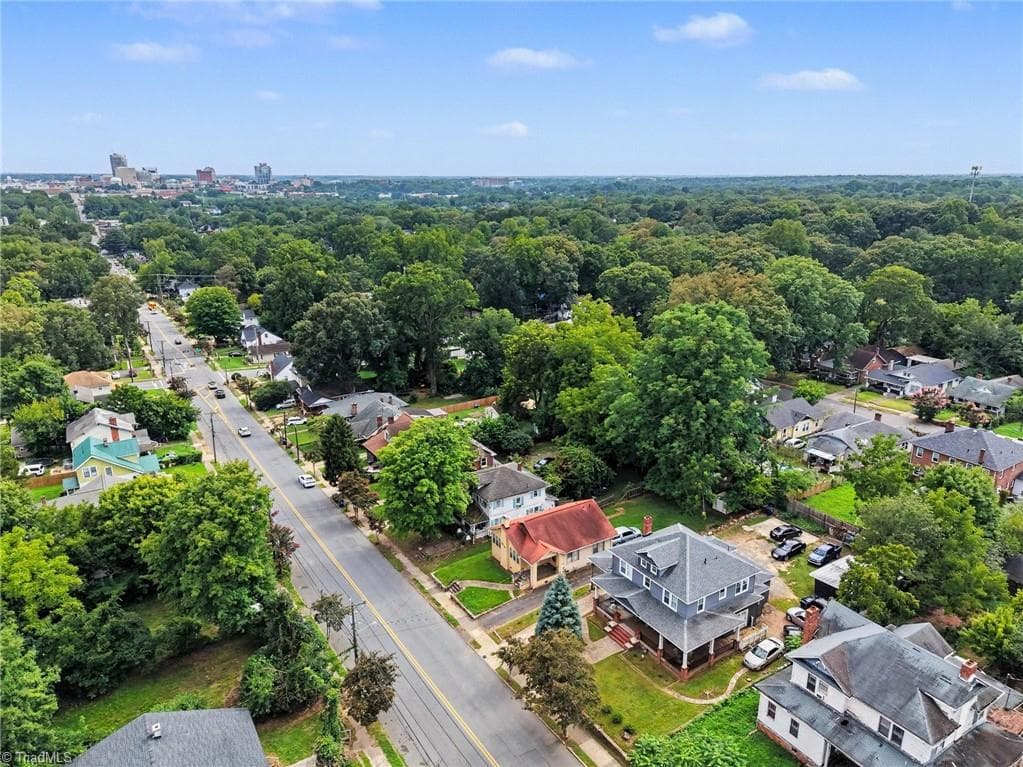 Stick/Site Built at 2842 N Patterson Avenue, Winston-Salem NC 27105, Winston-Salem, photo 13 of 23