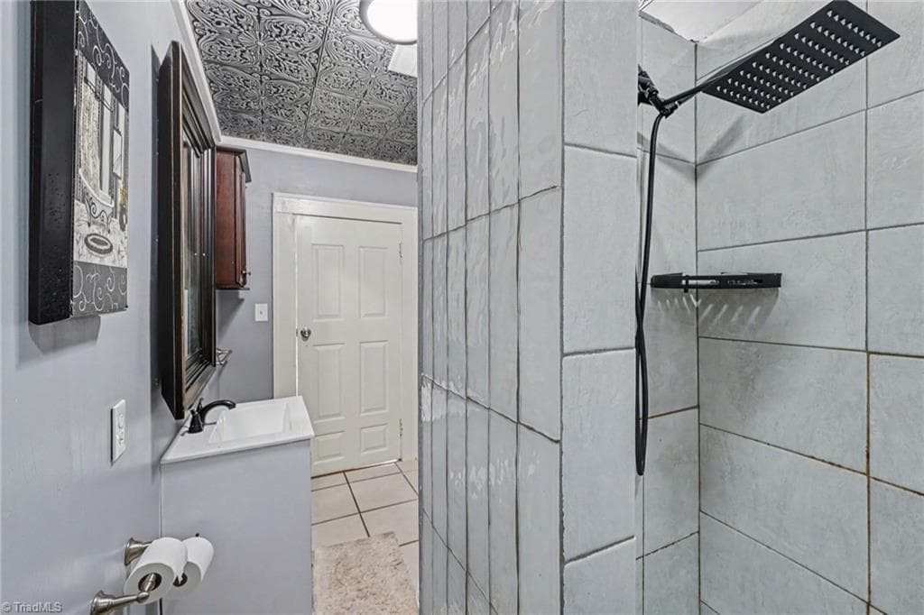 Stick/Site Built at 2842 N Patterson Avenue, Winston-Salem NC 27105, Winston-Salem, photo 15 of 23