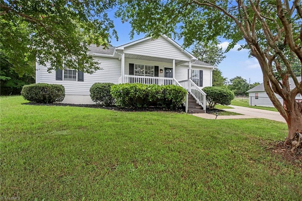 100 Birch Tree Lane, Thomasville NC 27360