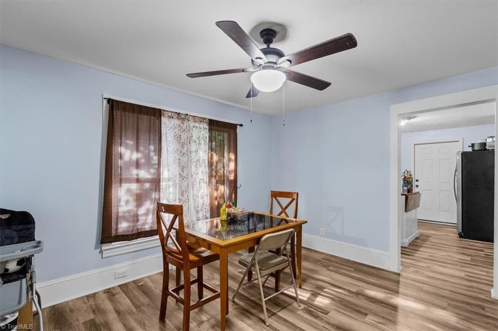 Stick/Site Built at 1207 Vernon Place, High Point NC 27260, photo 6 of 20