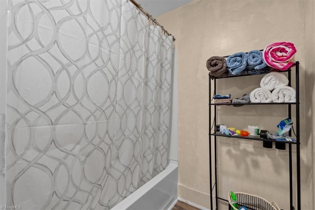 Stick/Site Built at 1207 Vernon Place, High Point NC 27260, photo 18 of 20