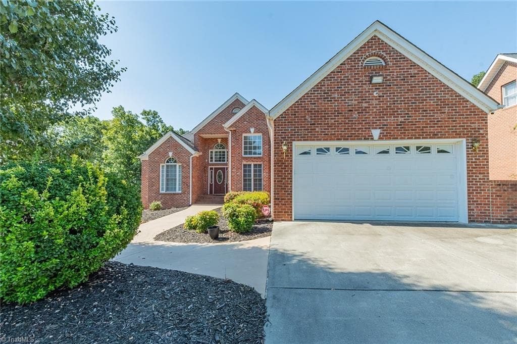 Stick/Site Built at 108 Highgate Lane, Lexington NC 27292, photo 2 of 40