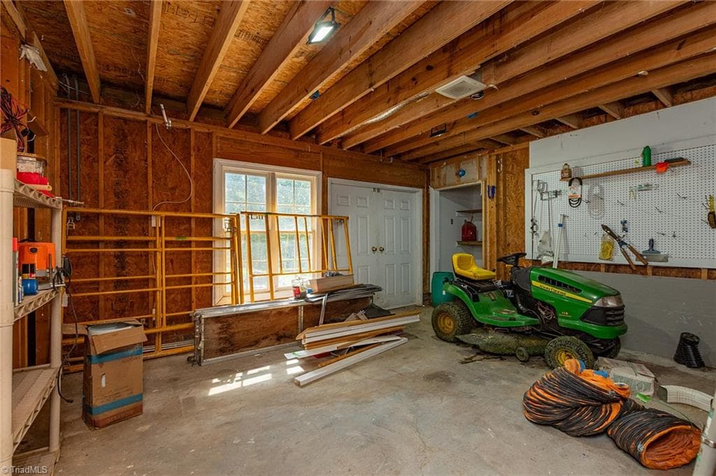 Stick/Site Built at 108 Highgate Lane, Lexington NC 27292, photo 36 of 40