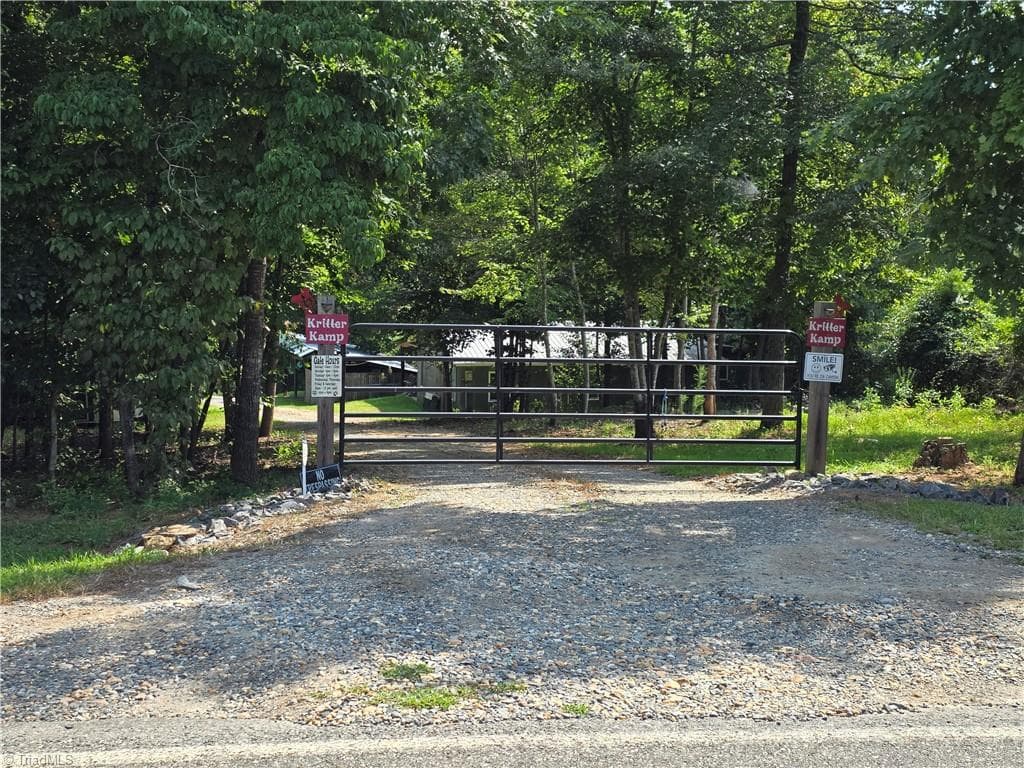 Investment at 609 John Scott Road, Pinnacle NC 27043, photo 2 of 23