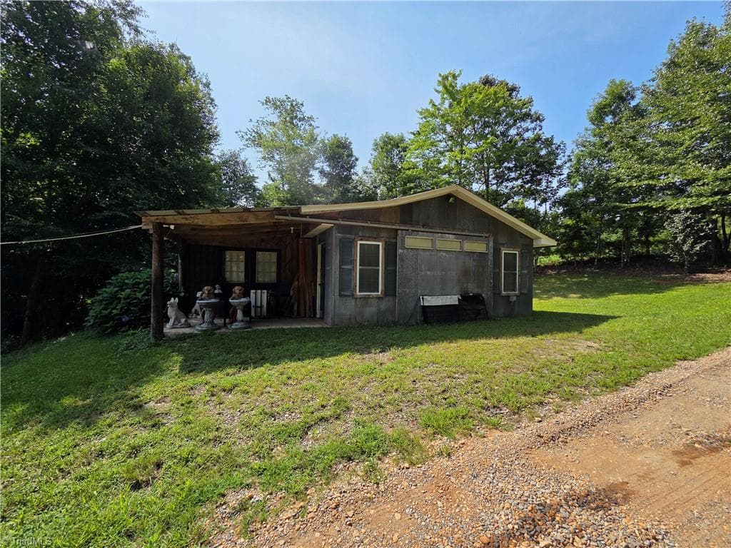 Investment at 609 John Scott Road, Pinnacle NC 27043, photo 17 of 23