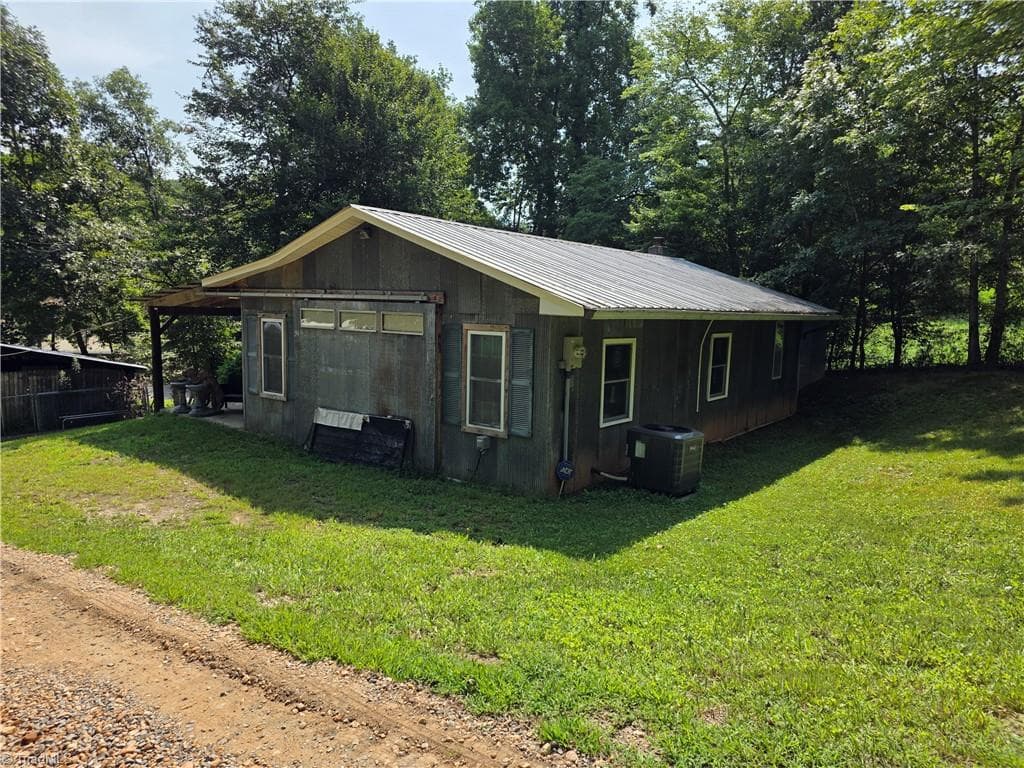 Investment at 609 John Scott Road, Pinnacle NC 27043, photo 16 of 23
