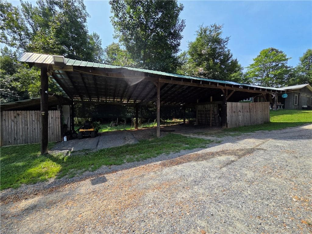 Investment at 609 John Scott Road, Pinnacle NC 27043, photo 18 of 23