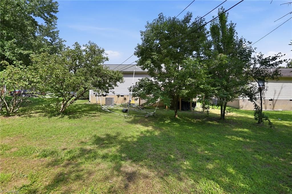 Stick/Site Built at 326 Bingham Street, Greensboro NC 27401, photo 20 of 25