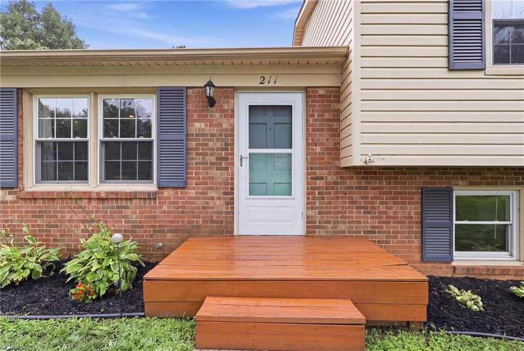 Stick/Site Built at 211 Yorktown Road, Kernersville NC 27284, photo 5 of 40