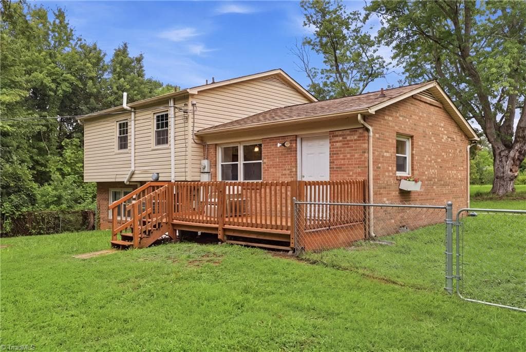 Stick/Site Built at 211 Yorktown Road, Kernersville NC 27284, photo 31 of 40