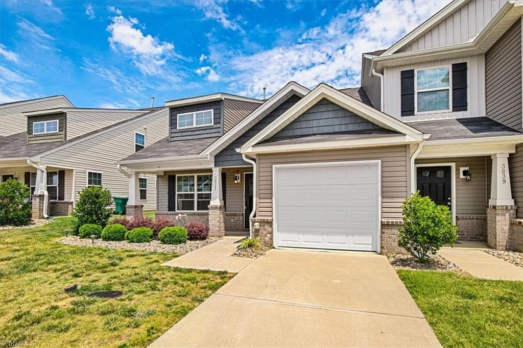 Stick/Site Built at 3837 Copperfield Court, High Point NC 27265, photo 4 of 42