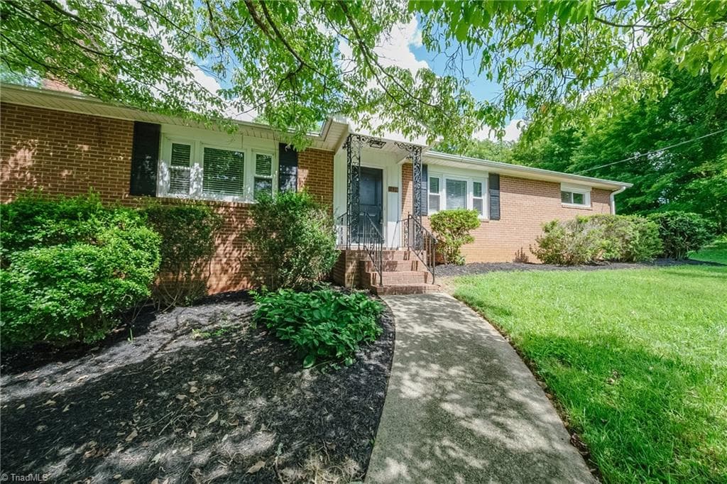 241 Commonwealth Drive, Winston-Salem NC 27104