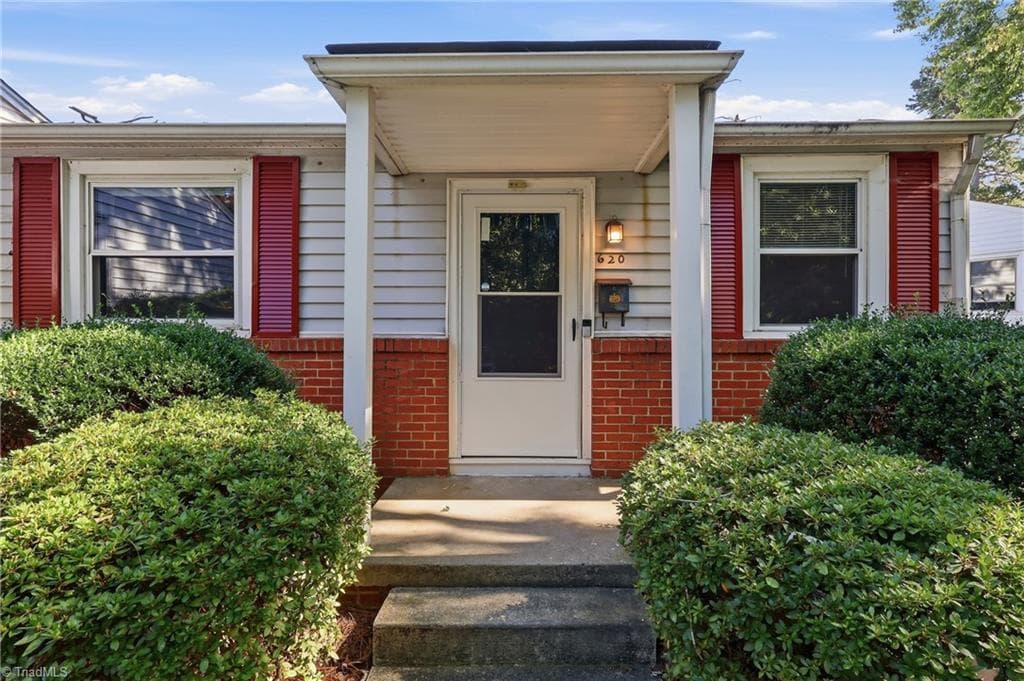 Stick/Site Built at 620 N Tremont Drive, Greensboro NC 27403, photo 4 of 33