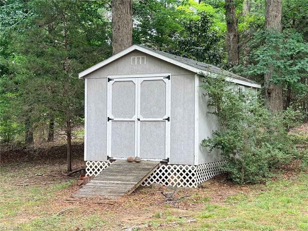 Stick/Site Built at 197 Landfall Drive, Eden NC 27288, photo 22 of 22