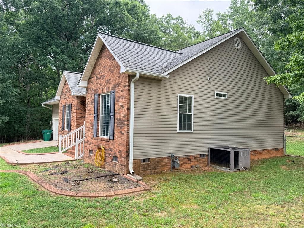 Stick/Site Built at 197 Landfall Drive, Eden NC 27288, photo 18 of 22