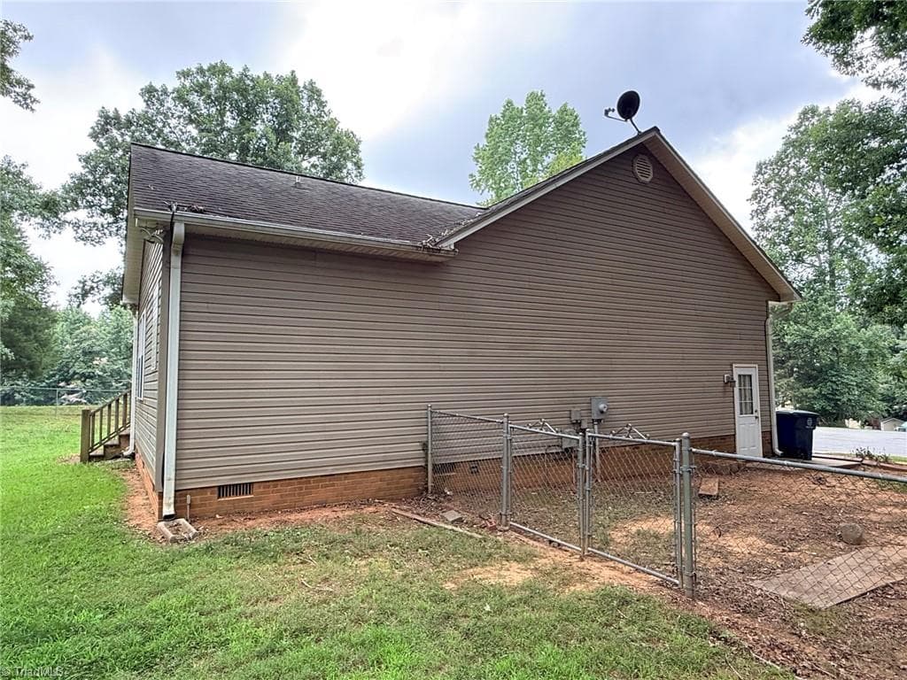 Stick/Site Built at 197 Landfall Drive, Eden NC 27288, photo 19 of 22