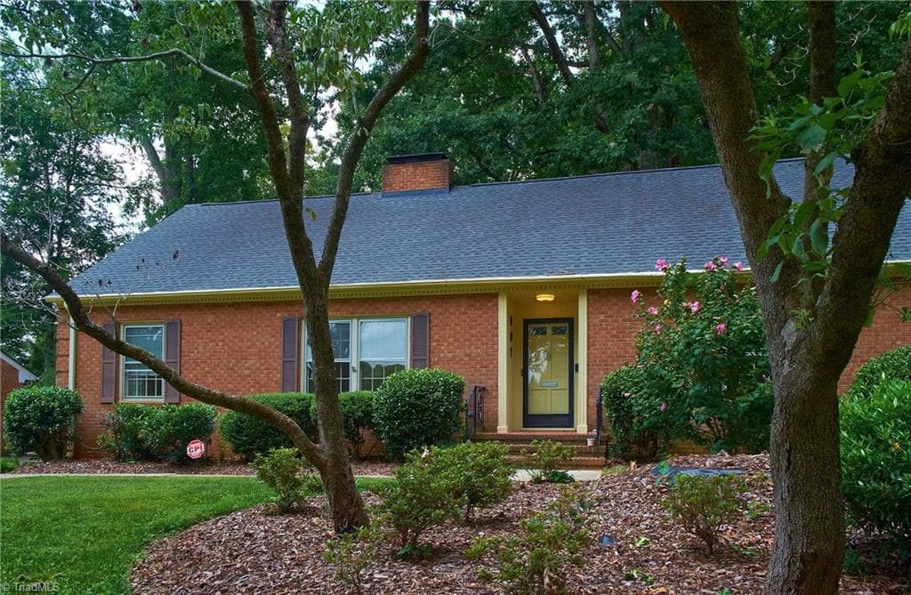 Stick/Site Built at 907 Onslow Drive, Greensboro NC 27408, photo 3 of 50