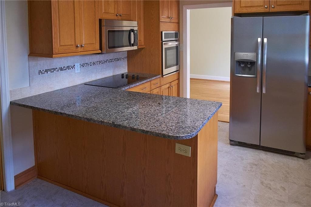 Stick/Site Built at 907 Onslow Drive, Greensboro NC 27408, photo 10 of 50