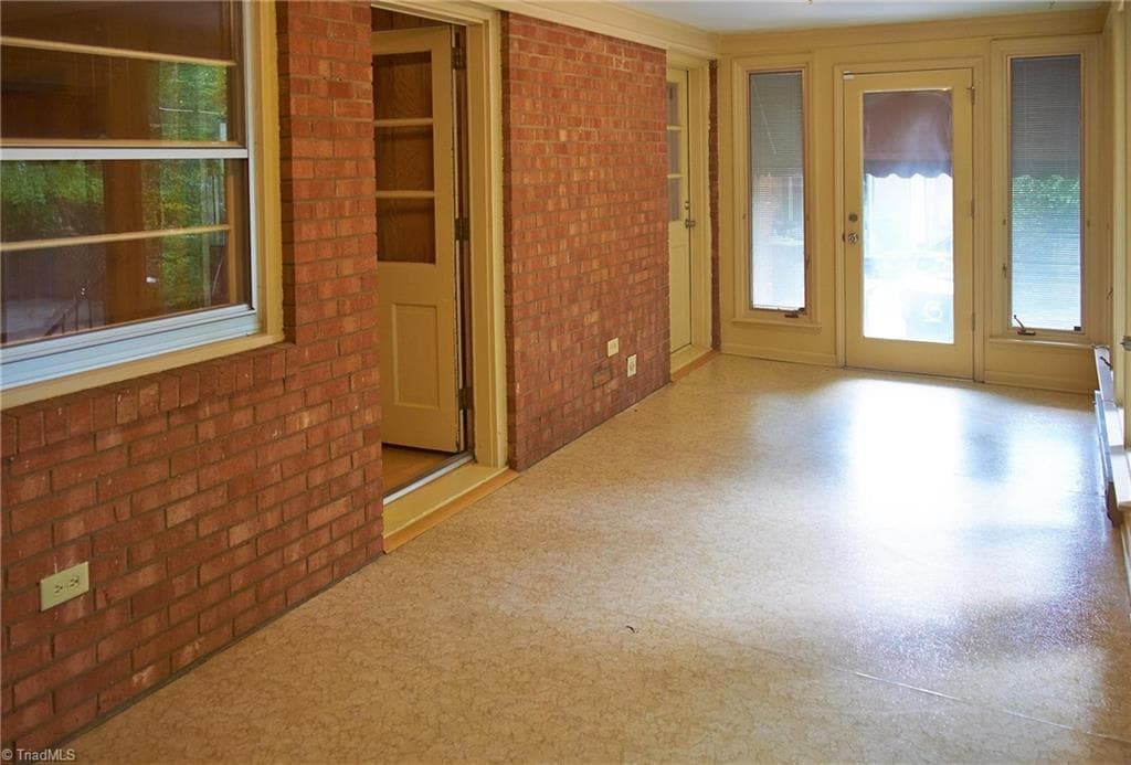 Stick/Site Built at 907 Onslow Drive, Greensboro NC 27408, photo 41 of 50