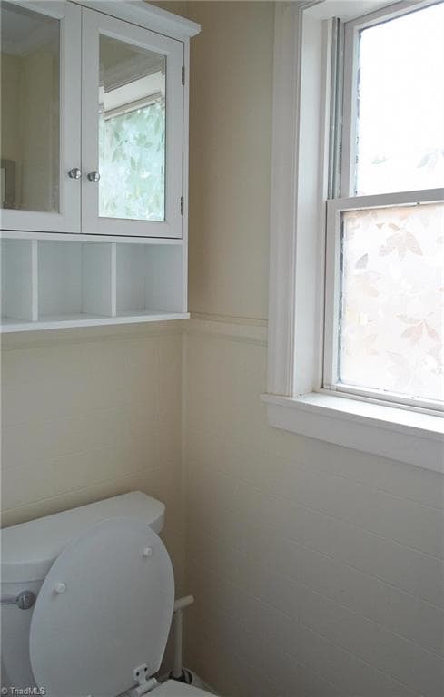 Stick/Site Built at 907 Onslow Drive, Greensboro NC 27408, photo 15 of 50
