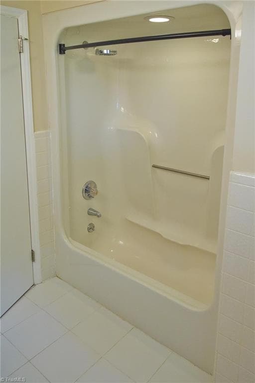 Stick/Site Built at 907 Onslow Drive, Greensboro NC 27408, photo 35 of 50