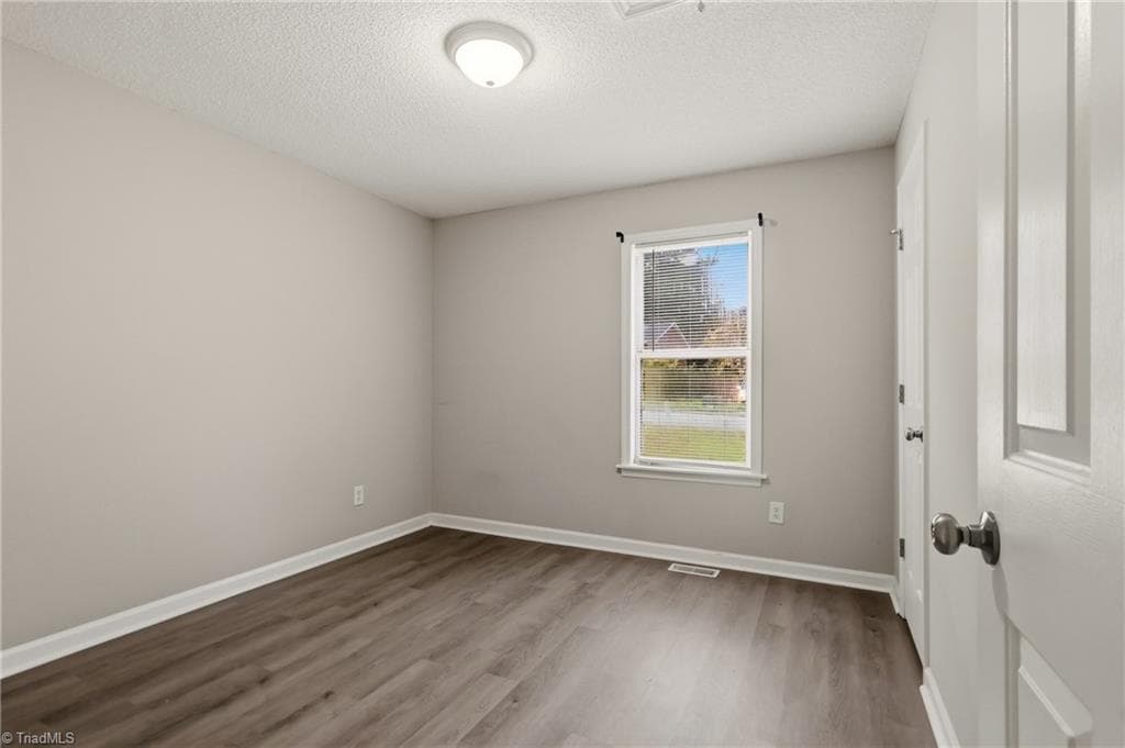 Stick/Site Built at 407 Lassiter Drive, High Point NC 27265, photo 23 of 34