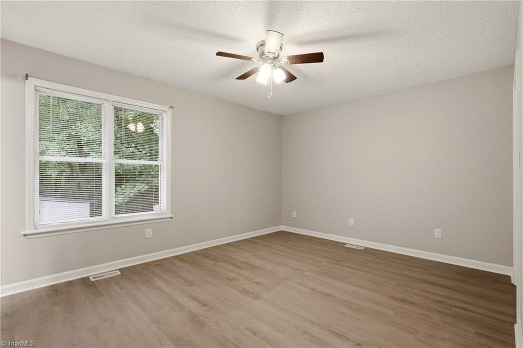 Stick/Site Built at 407 Lassiter Drive, High Point NC 27265, photo 18 of 34