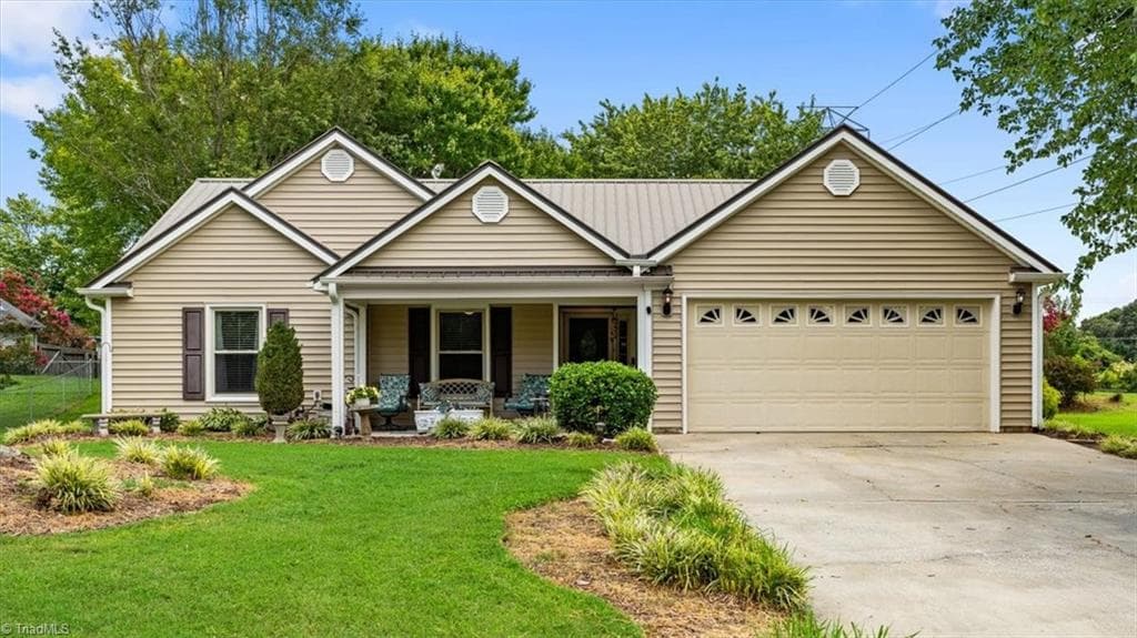 4104 Chinaberry Court, Greensboro NC 27405