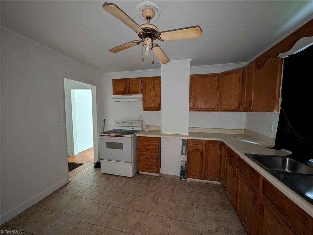Stick/Site Built at 1514 Glenside Drive, Greensboro NC 27405, photo 7 of 11