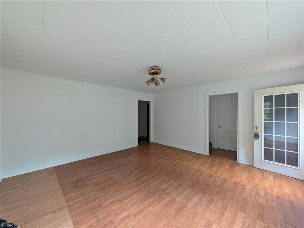 Stick/Site Built at 1514 Glenside Drive, Greensboro NC 27405, photo 4 of 11
