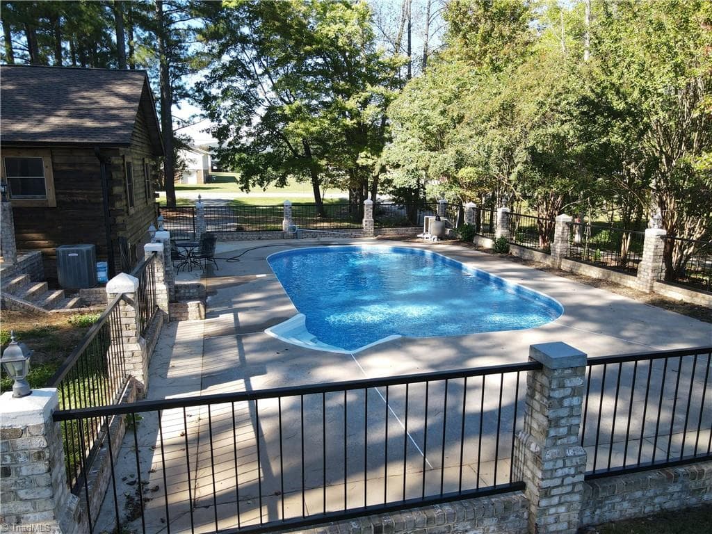 Stick/Site Built at 5241 NC Highway 66 S, King NC 27021, photo 6 of 42