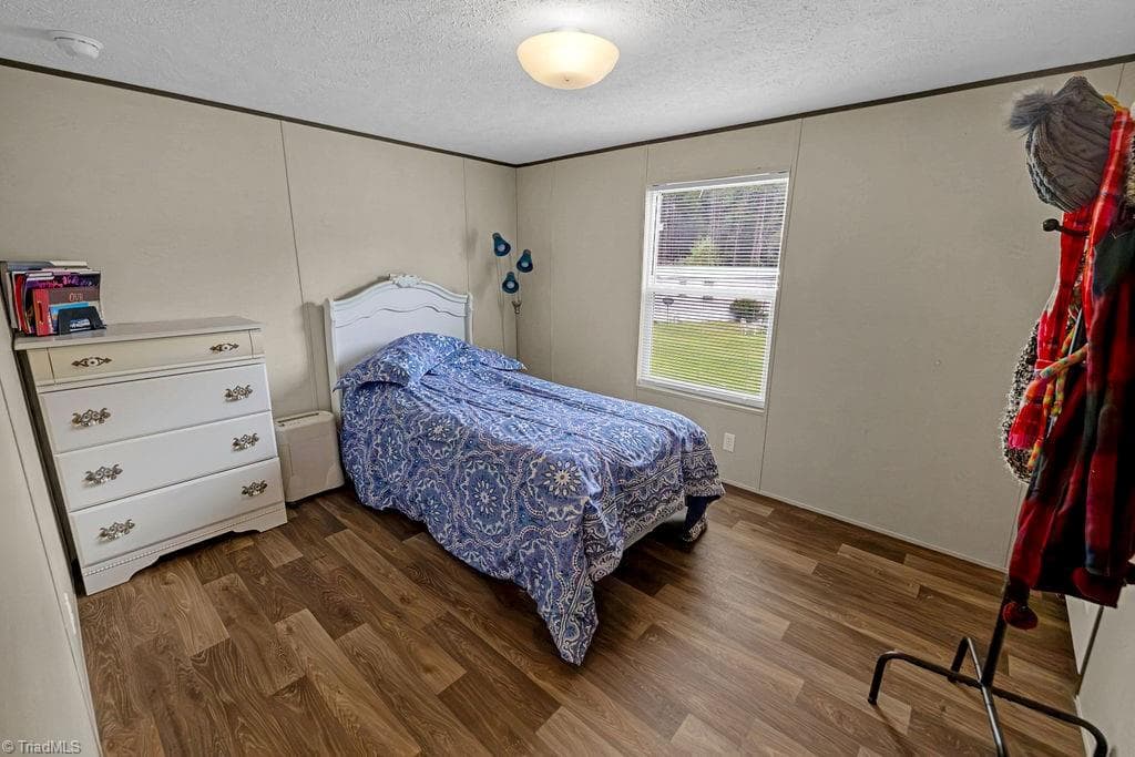 Manufactured Home at 1095 Willow Creek Drive, Pinnacle NC 27043, photo 10 of 24