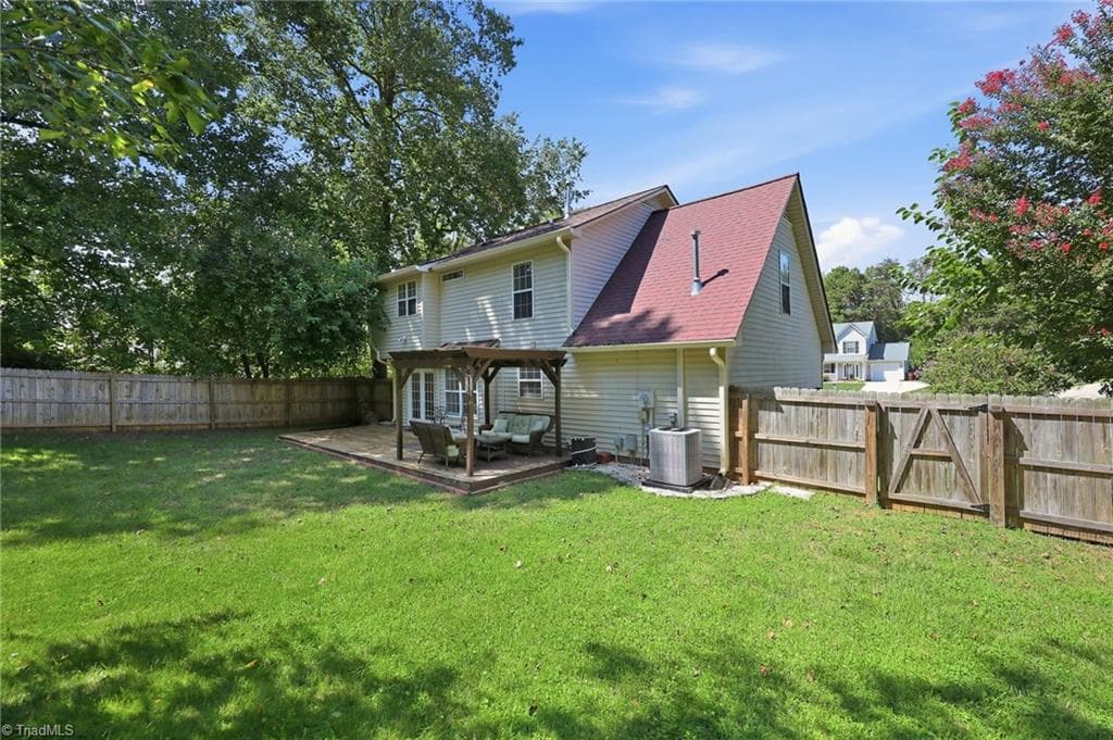 Stick/Site Built at 1704 Crinan Court, High Point NC 27265, photo 9 of 50