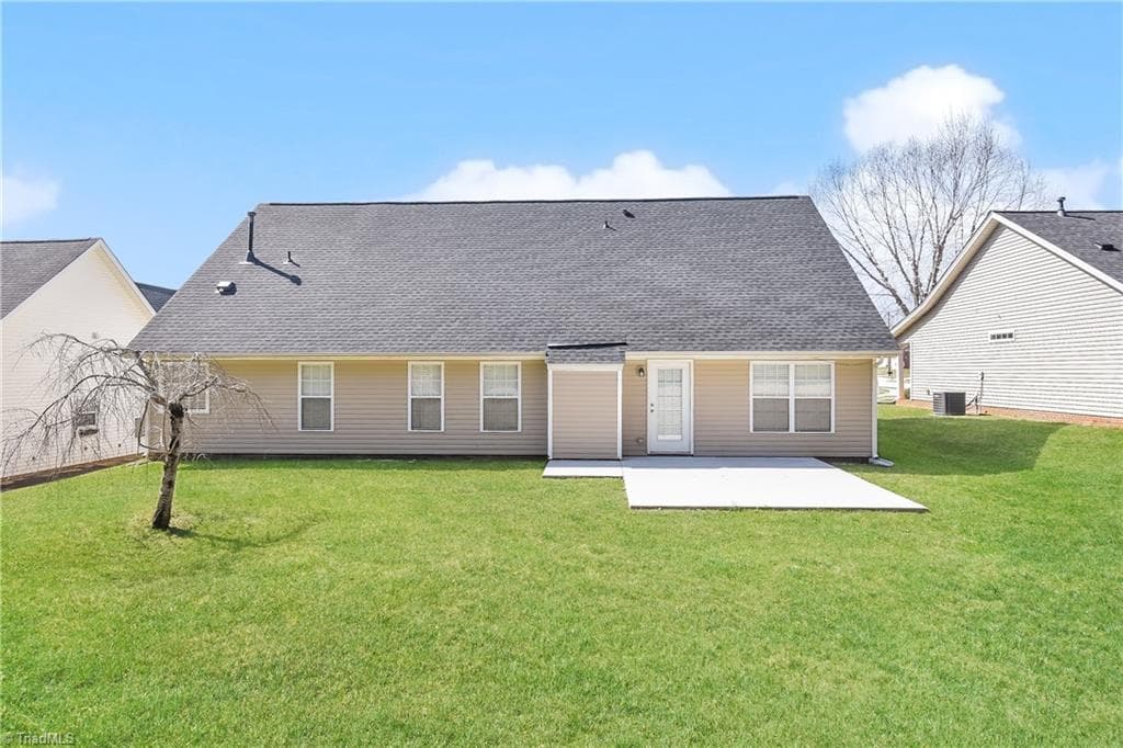 Stick/Site Built at 583 Caladium Court, Kernersville NC 27284, photo 2 of 15