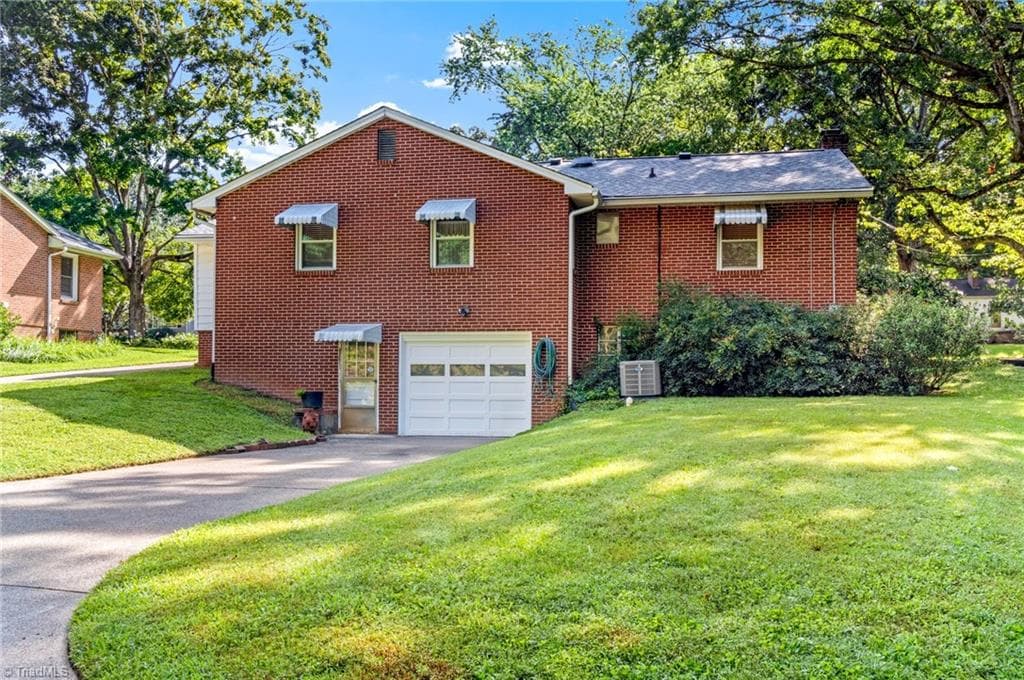 Stick/Site Built at 1146 Magnolia Street, Winston-Salem NC 27103, Winston-Salem, photo 5 of 23