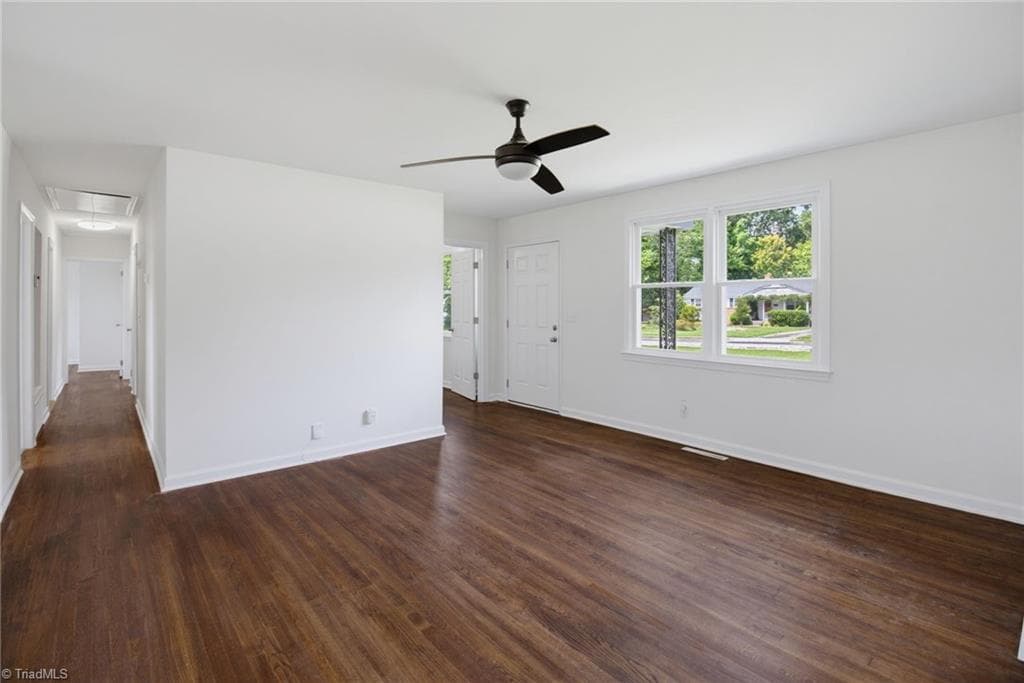 Stick/Site Built at 706 Elam Avenue, Greensboro NC 27408, photo 6 of 28