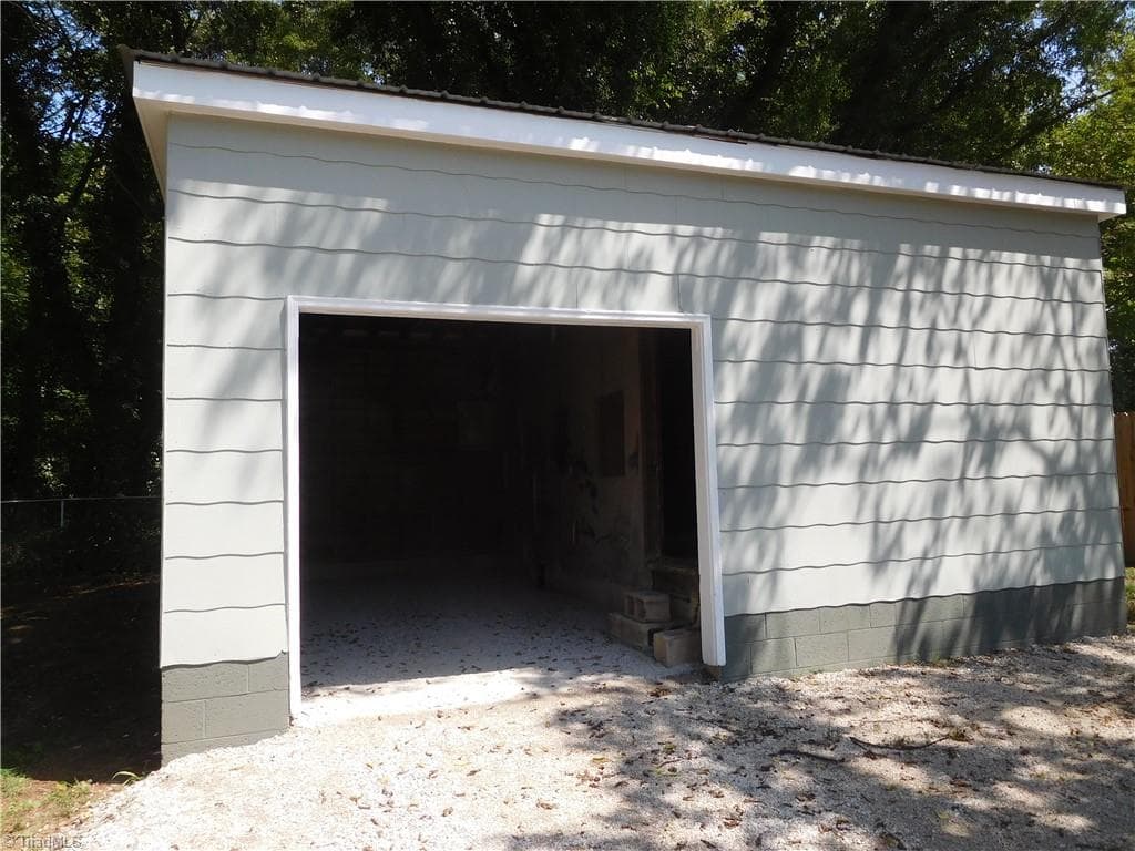 Stick/Site Built at 11 Hilton Drive, Winston-Salem NC 27127, photo 20 of 24