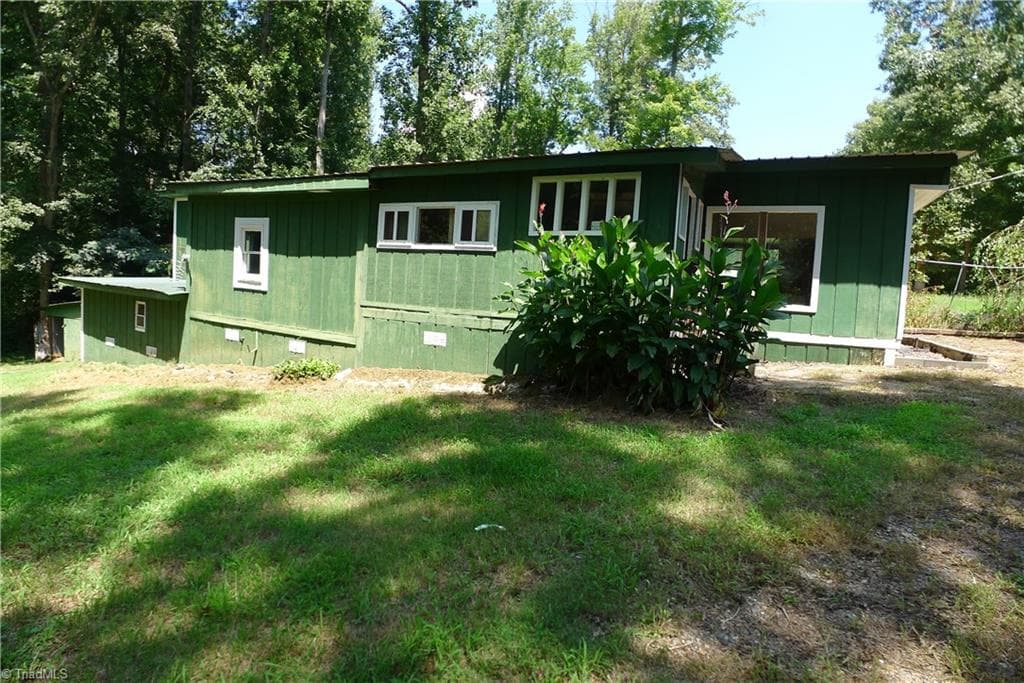 Manufactured Home at 162 Oak Tree Drive, Mocksville NC 27028, photo 13 of 16
