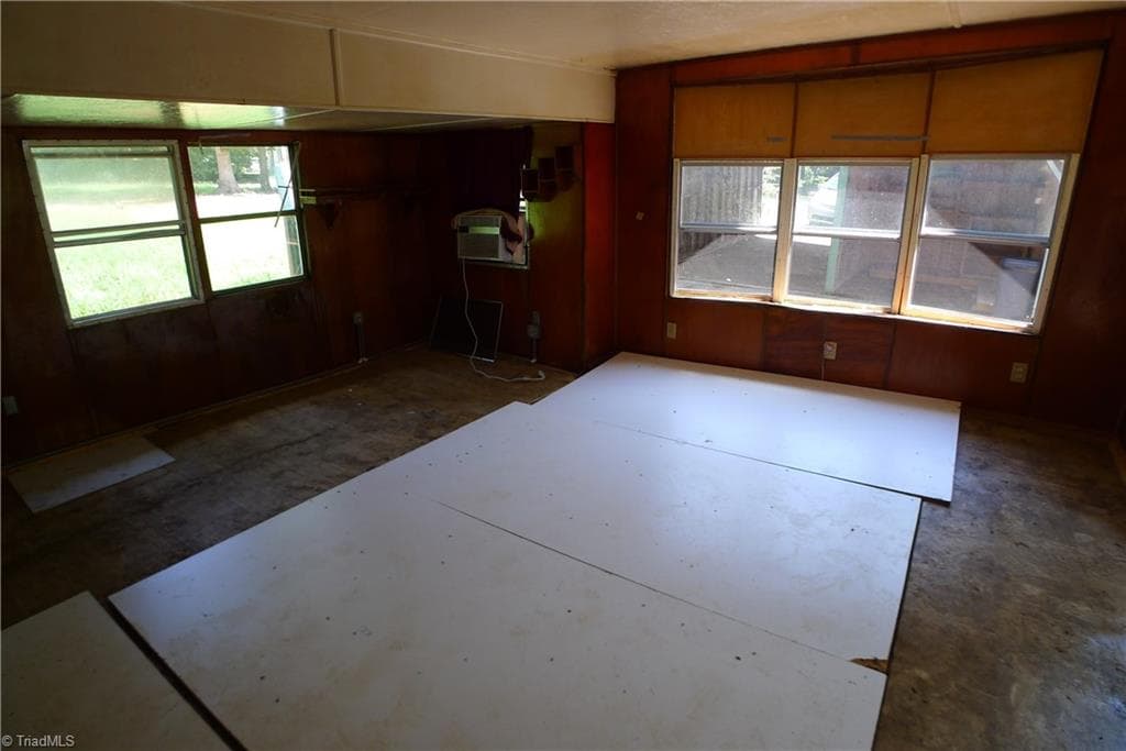 Manufactured Home at 162 Oak Tree Drive, Mocksville NC 27028, photo 3 of 16