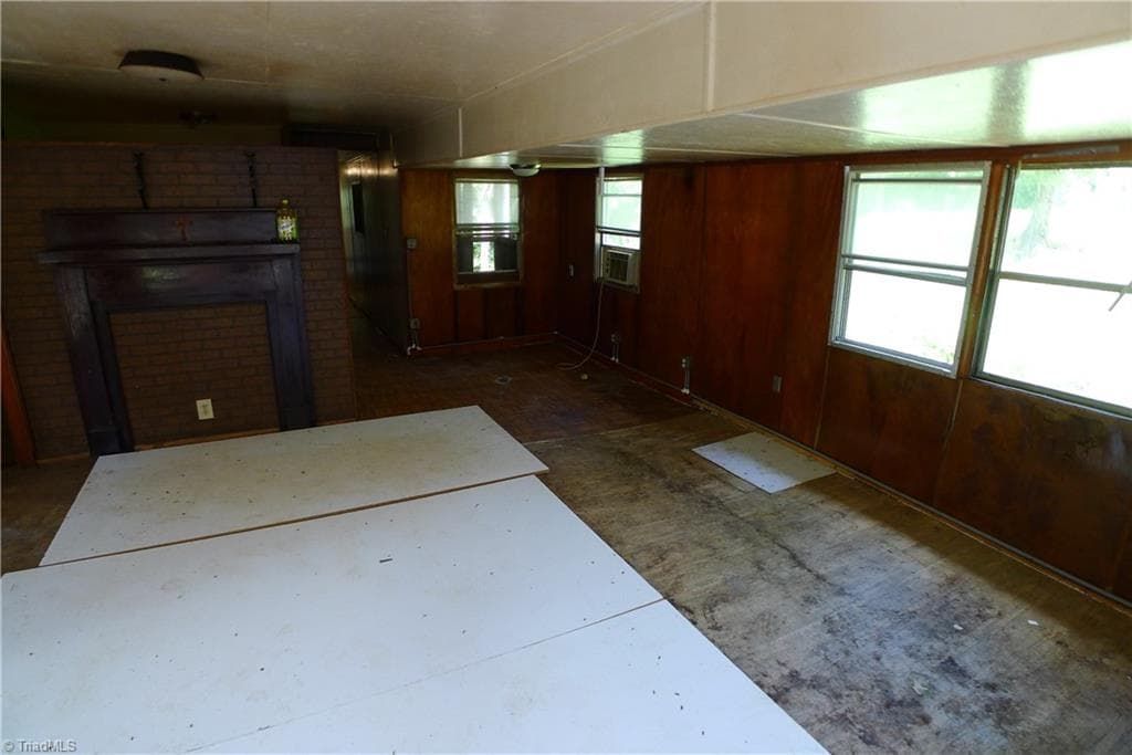 Manufactured Home at 162 Oak Tree Drive, Mocksville NC 27028, photo 4 of 16