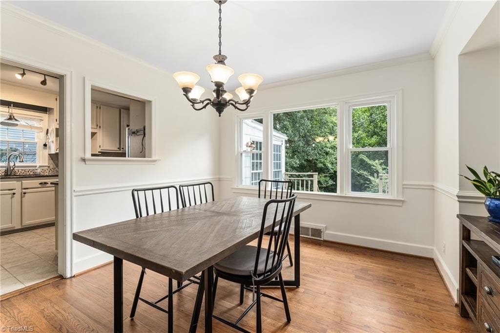 Stick/Site Built at 847 Lockland Avenue, Winston-Salem NC 27103, Winston-Salem, photo 12 of 41