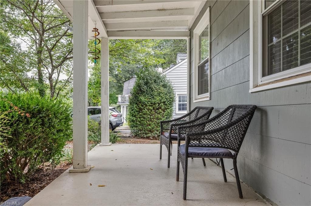 Stick/Site Built at 847 Lockland Avenue, Winston-Salem NC 27103, Winston-Salem, photo 7 of 41
