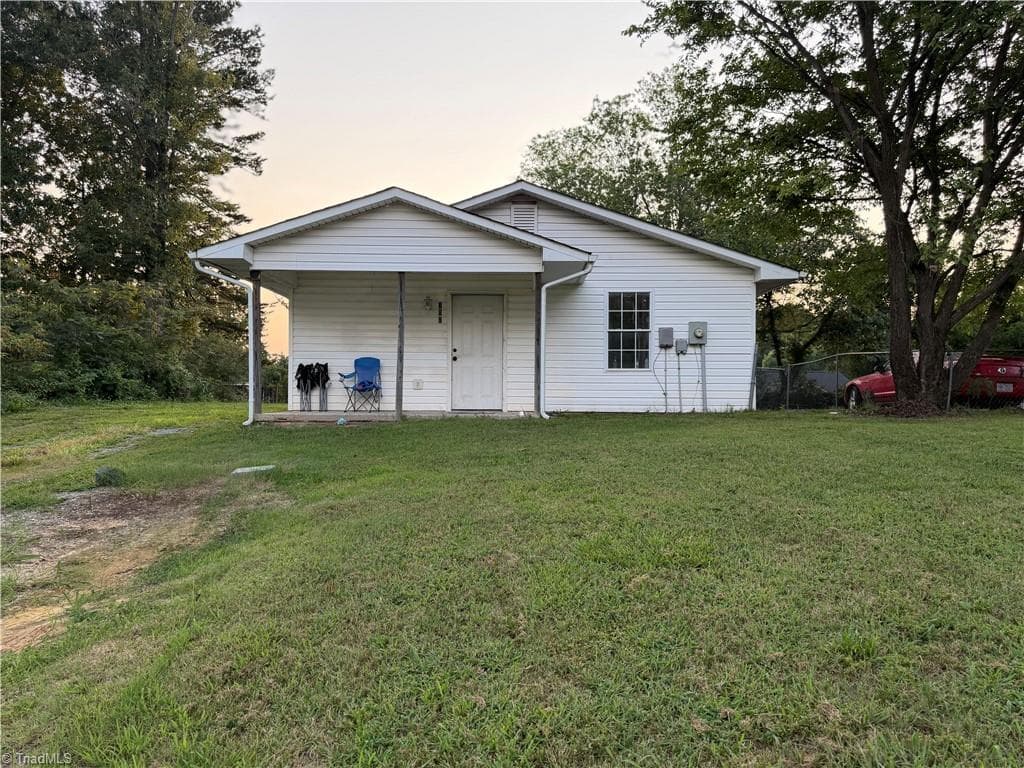 Stick/Site Built at 302 Goforth Drive, Thomasville NC 27360, Thomasville, photo 2 of 17
