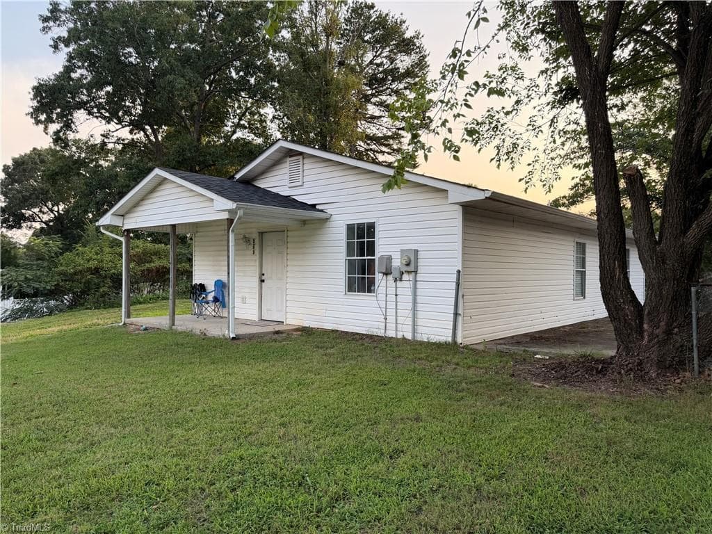 Stick/Site Built at 302 Goforth Drive, Thomasville NC 27360, Thomasville, photo 3 of 17
